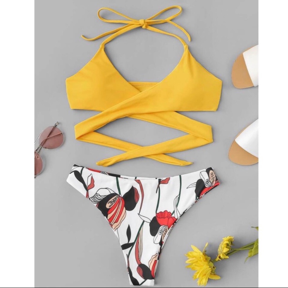 Yellow Wrap Halter Floral Bottom Bikini 👙 - Picture 1 of 4